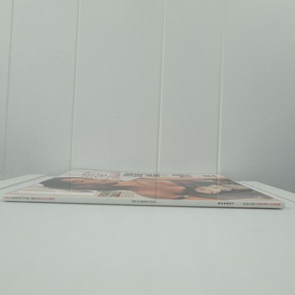 Elle Magazine August 2017 Emilia Clarke The Elleness Issue - Picture 3 of 6